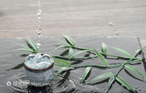 竹叶青酒 从静物到流动的诗